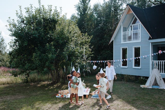 Proslava dečijeg rođendana u kući.